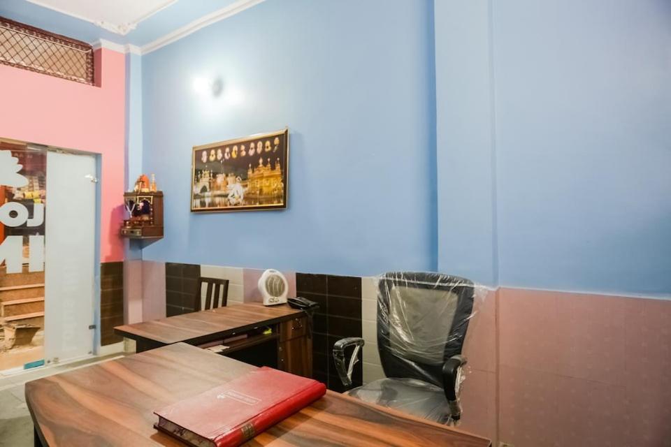 Bed & Breakfast Lotus - 1 Min Walk In From Nizamuddin Railway Station New Delhi