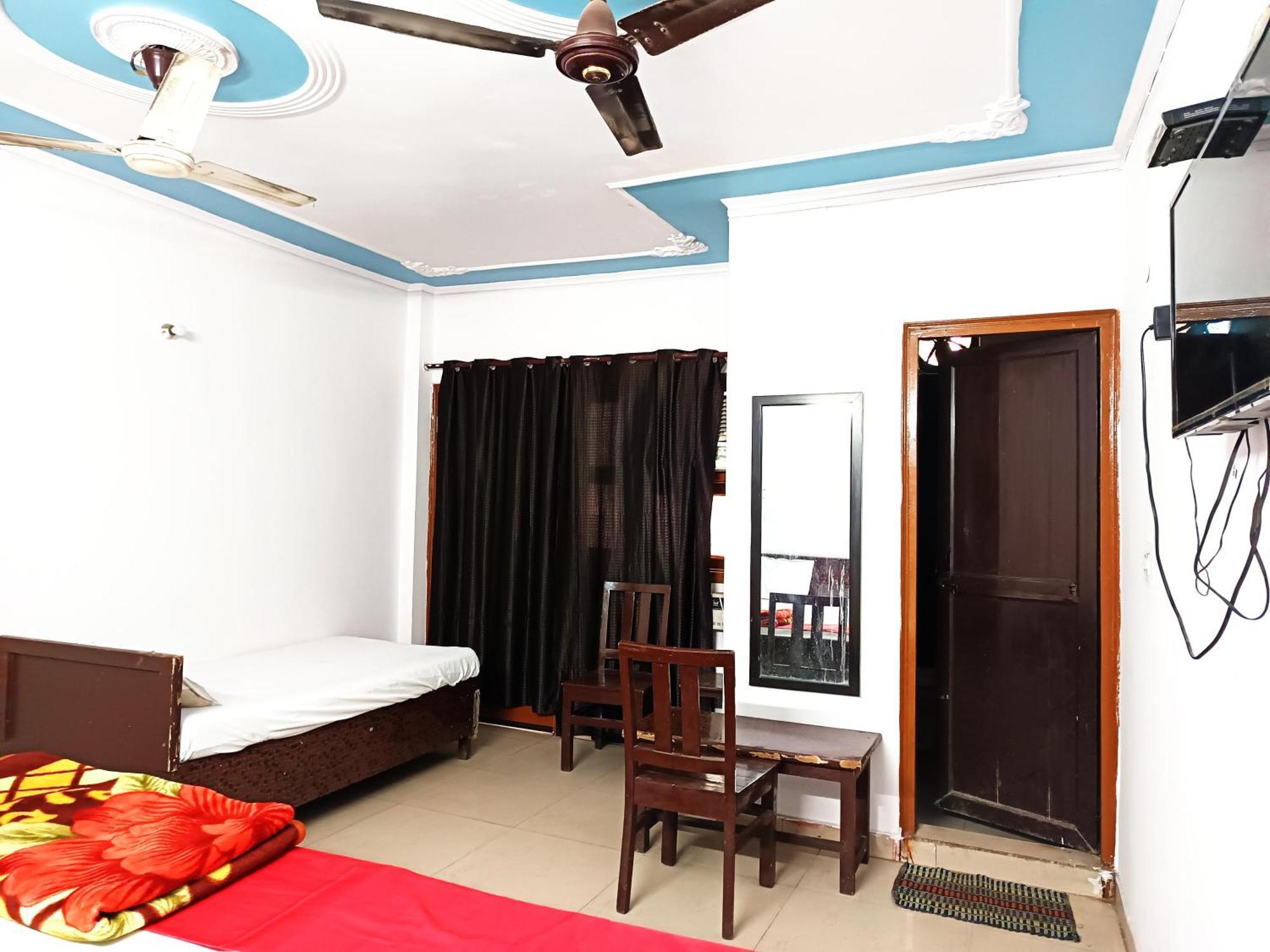 Lotus - 1 Min Walk In From Nizamuddin Railway Station Bed & Breakfast *